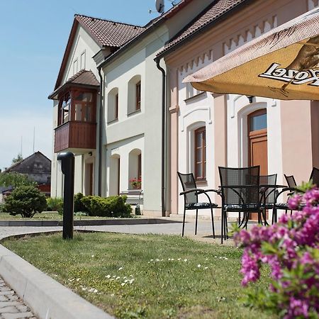 Penzion Nad Oborou Hradec Králové 외부 사진